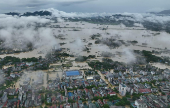 Tuyên Quang: Vỡ khoảng 10m đê sông Lô; 3 người tử vong, mất tích do mưa lũ