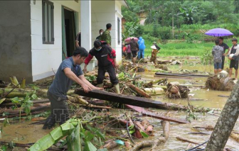 Lào Cai: Tiếp tục sạt lở đất nghiêm trọng, 8 ngôi nhà bị vùi lấp