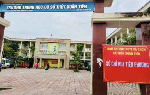 Sau bão, Hà Nội còn trên 150 trường chưa thể hoạt động