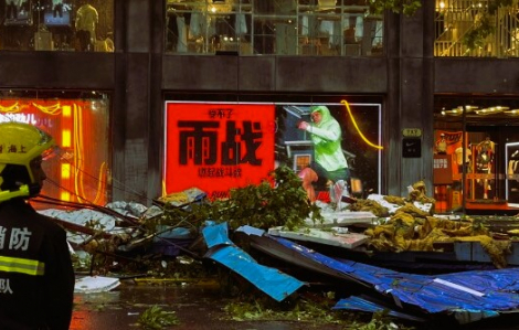 Hình ảnh về sức tàn phá của cơn bão mạnh nhất 75 năm qua tại Thượng Hải