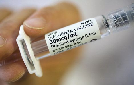 Mỹ phê duyệt vắc xin cúm dạng xịt của AstraZeneca