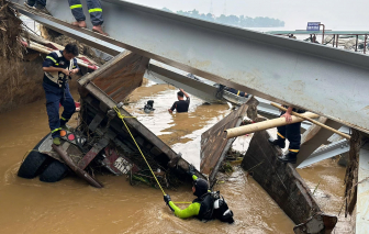 Tìm được thêm 1 thi thể vụ sập cầu Phong Châu