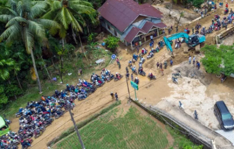 Sập mỏ vàng ở Indonesia, ít nhất 40 người chết và mất tích