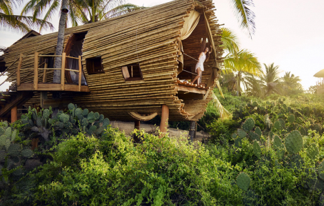 8 khách sạn độc lạ, có nơi làm hồ bơi trên cây