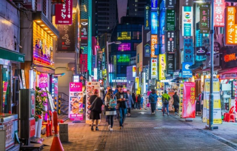 Seoul bí mật điều tra các tour giá rẻ ép khách Việt mua sắm