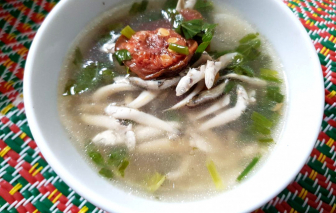 Canh cá mại nấu quả chay