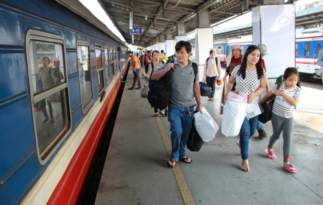 Hàng ngàn vé tàu, máy bay miễn phí cho người lao động về quê đón Tết 2025