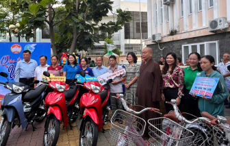 Quận 8 huy động gần 8,8 tỉ đồng để "cùng hành động vì cộng đồng"