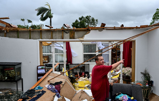 Bão Milton bắt đầu tàn phá bang Florida, Mỹ