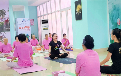 Yoga “chữa lành” cho nữ bệnh nhân ung thư