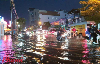 Mưa lớn kéo dài gây ngập nặng ở TP Cần Thơ