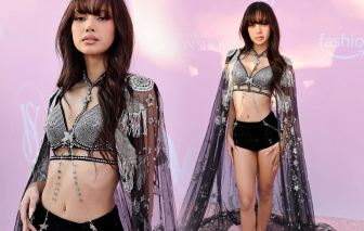 Lisa (Blackpink) chiếm sóng tại thảm đỏ show Victoria's Secret 2024