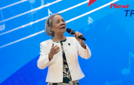 NSƯT Măng Thị Hội hát “Bóng cây kơ nia” đầy nội lực ở tuổi 76