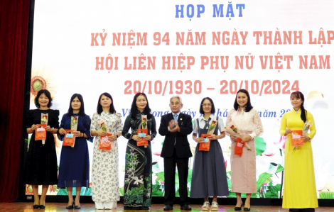 Trường đại học Cửu Long họp mặt kỷ niệm Ngày Phụ nữ Việt Nam 20/10