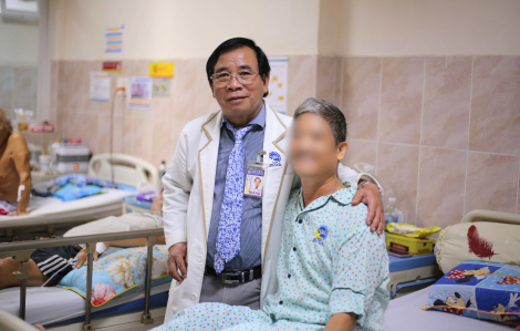 Đứt hoàn toàn dây chằng cổ chân dù chỉ đi bộ, lên xuống cầu thang