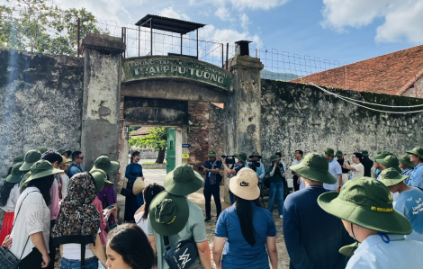 Khách miền Bắc đến Côn Đảo giảm do bị cắt đường bay thẳng