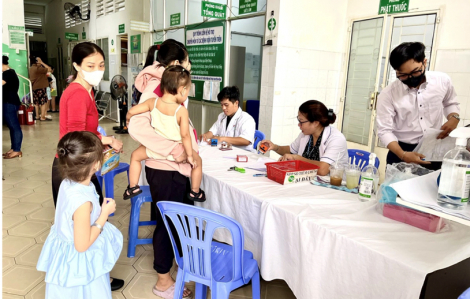 TPHCM hoàn thành việc tiêm vắc-xin sởi cho trẻ từ 1-5 tuổi