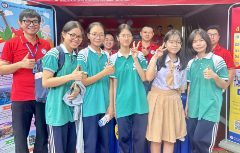 Học sinh TPHCM tham gia ngày hội tuyển sinh, hướng nghiệp để tìm hiểu ngành nghề