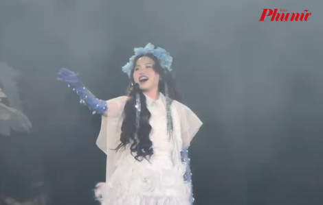 Sao Việt và hàng ngàn khán giả đội mưa xem đêm nhạc của Phương Mỹ Chi