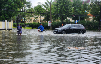 Thành phố Tam Kỳ mênh mông nước sau trận mưa lớn