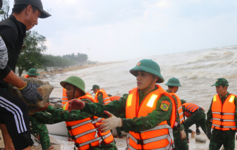 Thừa Thiên - Huế:  Công bố tình huống khẩn cấp về thiên tai do sạt lở bờ biển nghiêm trọng