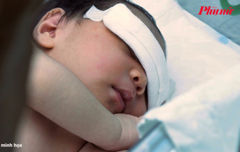 Bé 8 ngày tuổi nhập viện cấp cứu vì nhiễm virus do ôm hôn