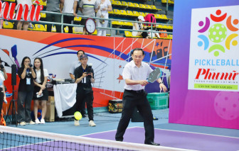 Bí thư Thành uỷ Nguyễn Văn Nên phát bóng khai mạc Giải Pickleball Báo Phụ nữ TPHCM