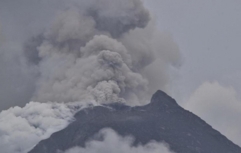 Indonesia: Núi lửa phun trào khiến các ngôi làng chìm trong tro bụi, nhiều người không qua khỏi