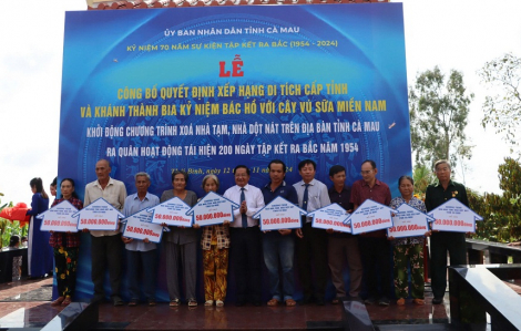 Cà Mau khánh thành bia kỷ niệm Bác Hồ với cây vú sữa miền Nam