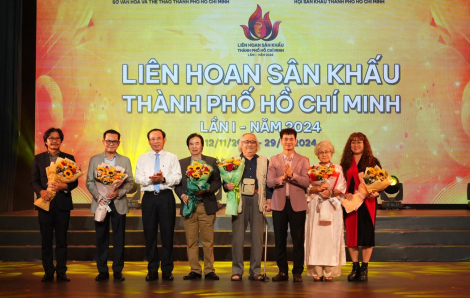 Liên hoan Sân khấu kịch TPHCM: Thành Lộc không màng huy chương, Mỹ Uyên nói có cạnh tranh ngầm