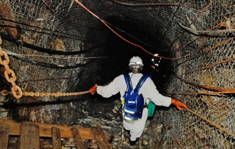 4.000 thợ mỏ bị mắc kẹt dưới lòng đất ở Nam Phi