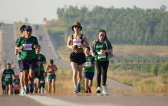 Hơn 3.000 vận động viên chinh phục cung đường biển tuyệt đẹp của Phan Thiết Marathon