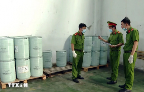 Nhiều tiệm trang sức trên địa bàn TPHCM tồn trữ xyanua chưa đúng quy định