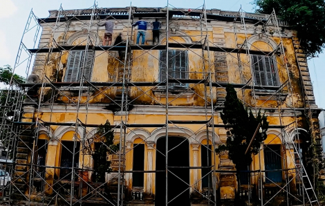 Hé lộ quá trình phục dựng biệt thự cổ mục nát trong ‘Linh miêu - Quỷ nhập tràng’