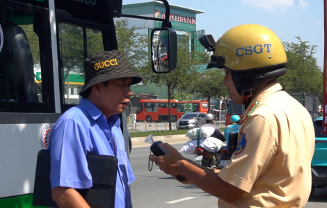 Tài xế xe buýt bị xử phạt vì không mặc đồng phục theo quy định