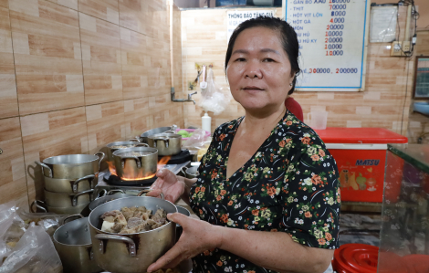 Độc lạ quán lẩu bò ‘nghĩa địa’, tên rùng rợn vẫn nườm nượp khách 