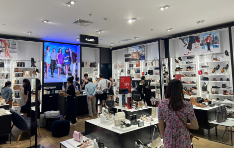 Các cửa hàng, trung tâm thương mại đìu hiu trong đợt khuyến mãi lớn nhất năm