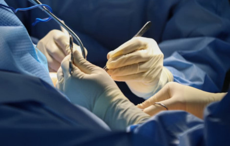 Cứu thai phụ phù phổi, sùi bọt mép hồng