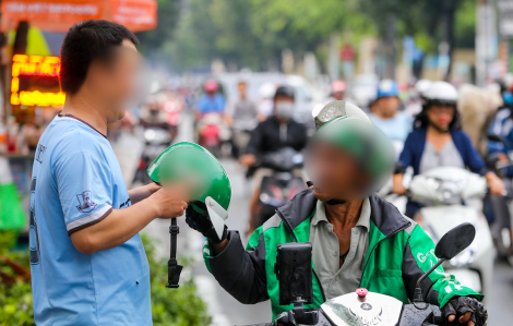 Hà Nội lại dự kiến cấp thẻ hành nghề cho xe ôm