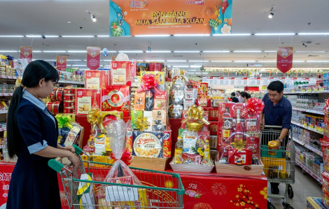 Giỏ quà tết SATRA 2025: mang xuân trao tặng nghĩa tình