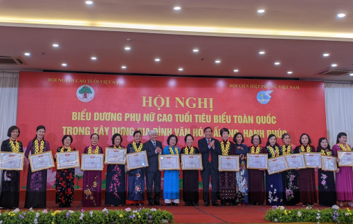 Biểu dương 291 phụ nữ cao tuổi toàn quốc