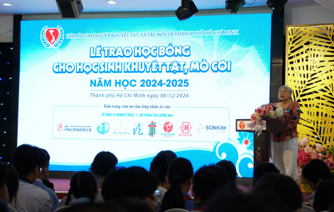 1 tỉ đồng tiếp bước tương lai cho học sinh mồ côi và khuyết tật