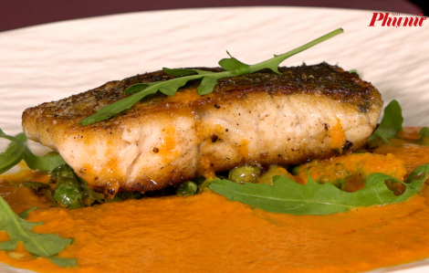 Cá chẽm áp chảo sốt ớt chuông