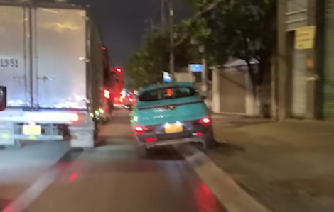 Xử phạt tài xế taxi điện leo lề bị phản ánh trên mạng xã hội