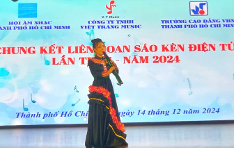 Lần đầu tiên tổ chức liên hoan Sáo, Kèn điện tử