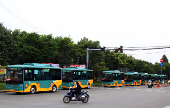 Khai trương 17 tuyến xe buýt điện kết nối tuyến Metro số 1