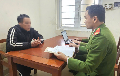 2 thanh niên bị khởi tố vì rút tiền từ thẻ ATM nhặt được