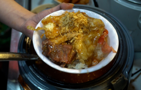 Giải mã món 'xôi bàn thờ' kỳ lạ ở Hà Nội