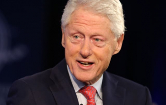 Cựu Tổng thống Bill Clinton xuất viện sau khi điều trị cúm