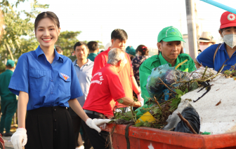 Hoa hậu Nguyễn Thanh Hà cùng hơn 500 hội viên, đoàn viên dọn rác vì môi trường xanh